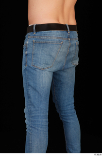 Stanley Johnson belt casual dressed jeans thigh 0004.jpg